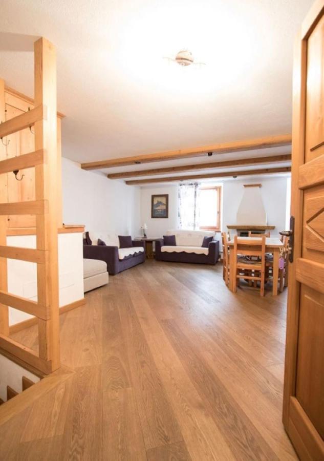 Maison De Meuny Курмайор Екстериор снимка