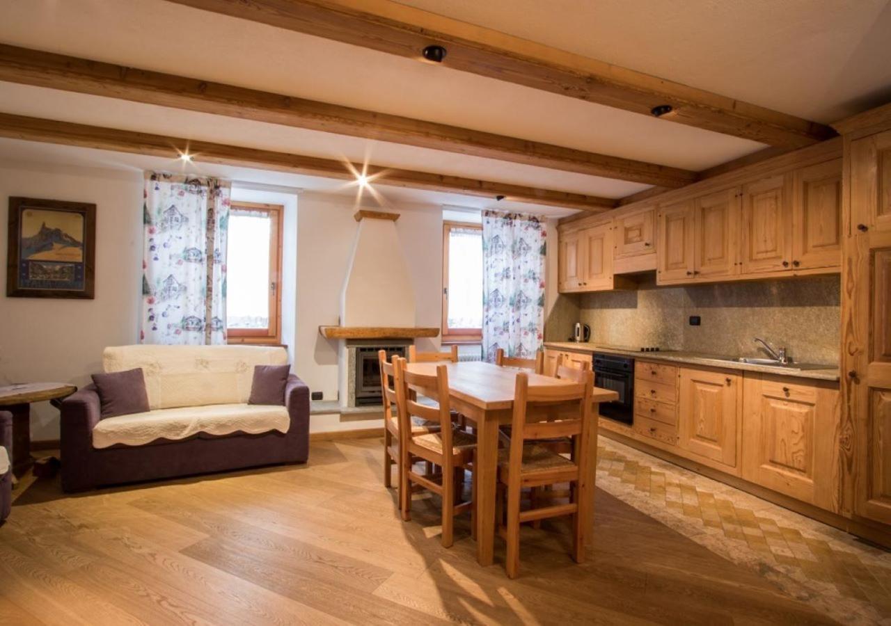 Maison De Meuny Курмайор Екстериор снимка